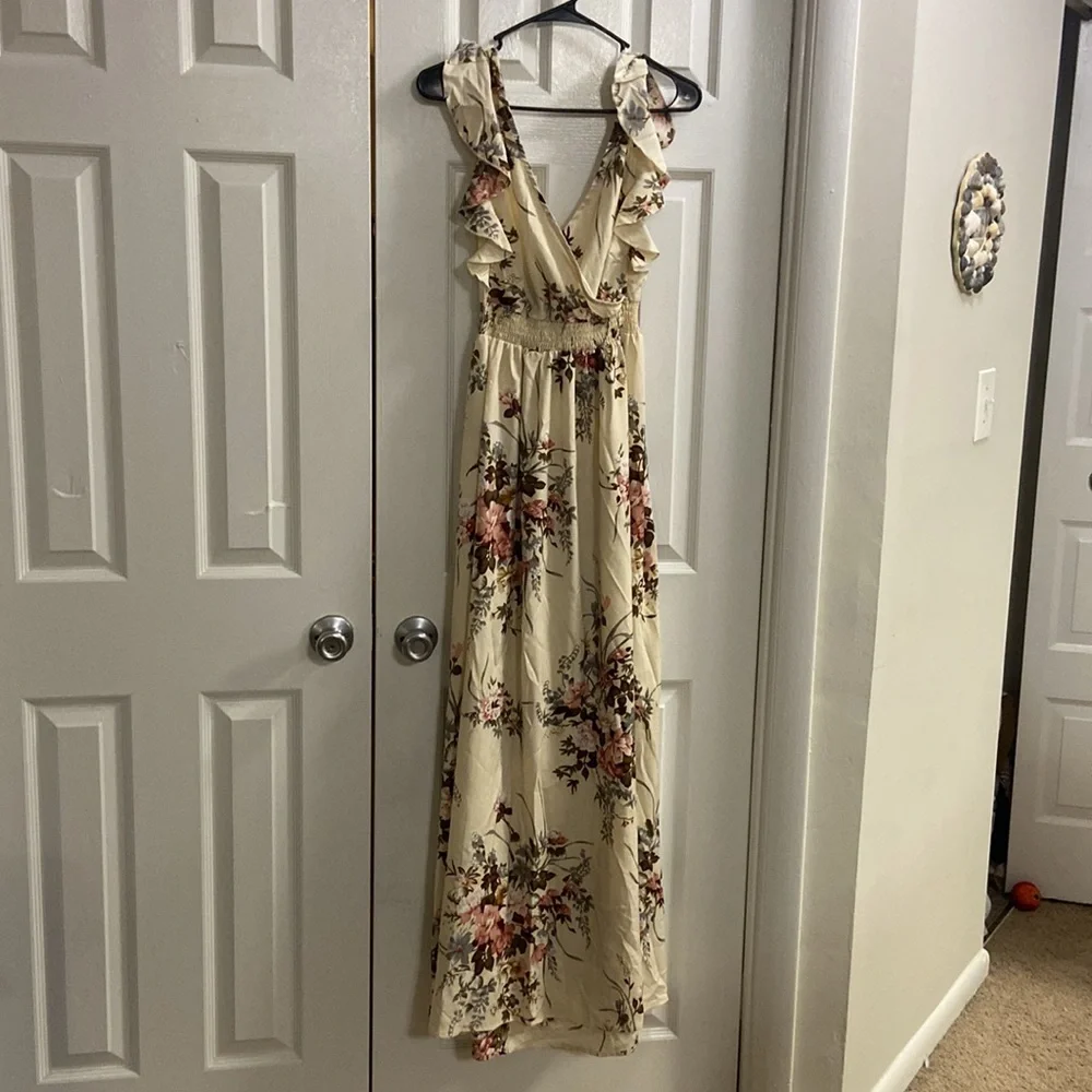 Floral dress ruffle tie back - Picture 2 of 5
